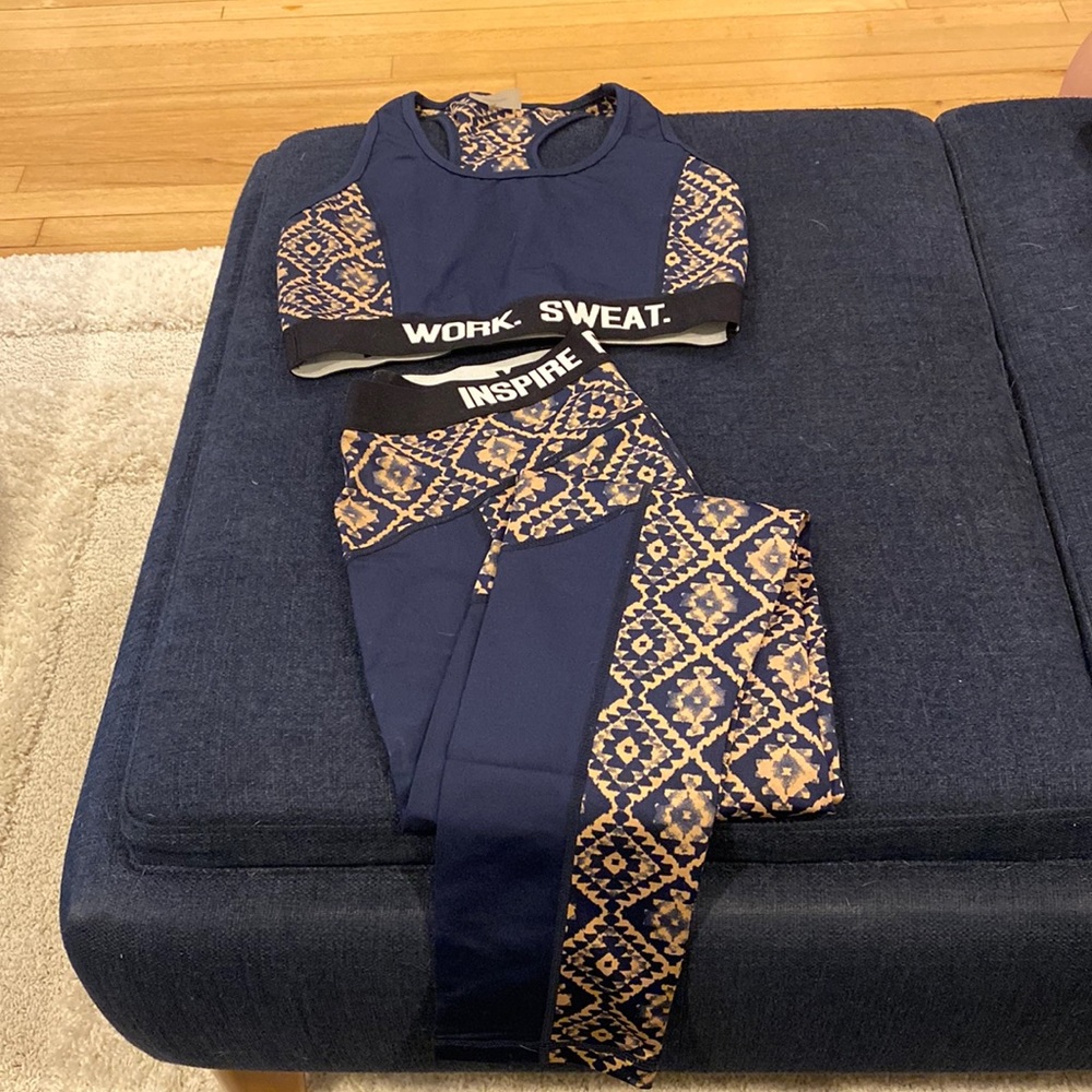 Nikibiki leggings and bra set
